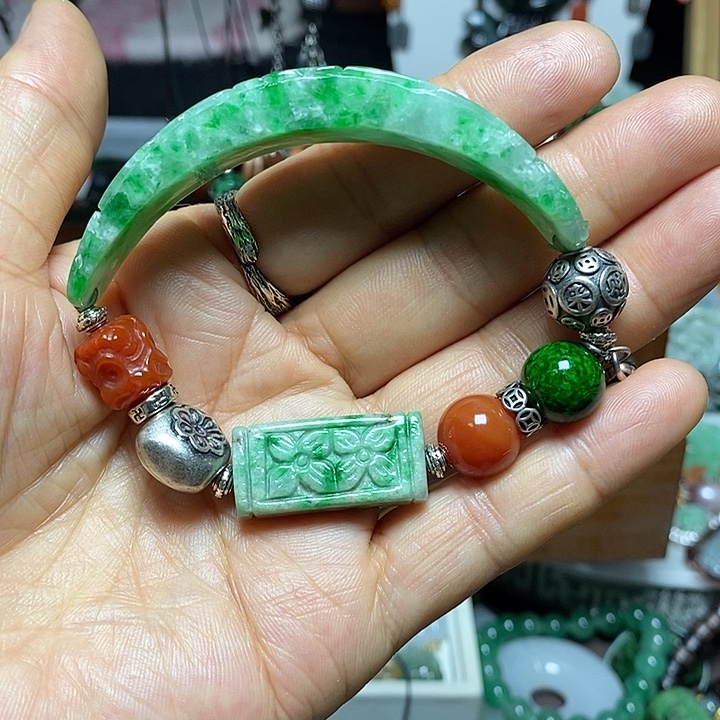 妙***音翡翠未镶嵌吊坠(赠链)