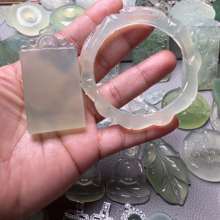 (***)岫玉未镶嵌吊坠(赠链)