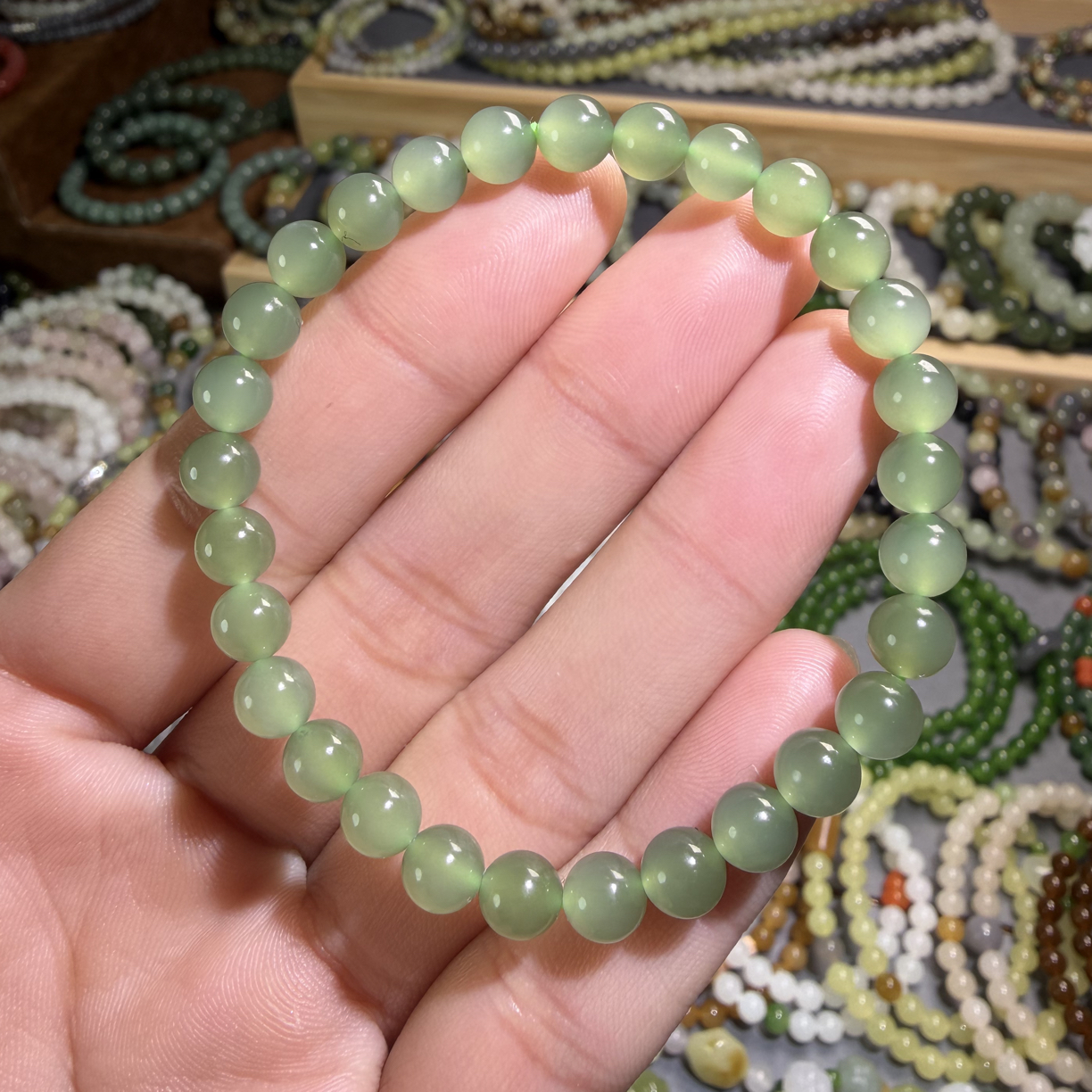 和田玉湖水绿6mm手串冰底荧光料时尚百搭素圈绿色玉手串