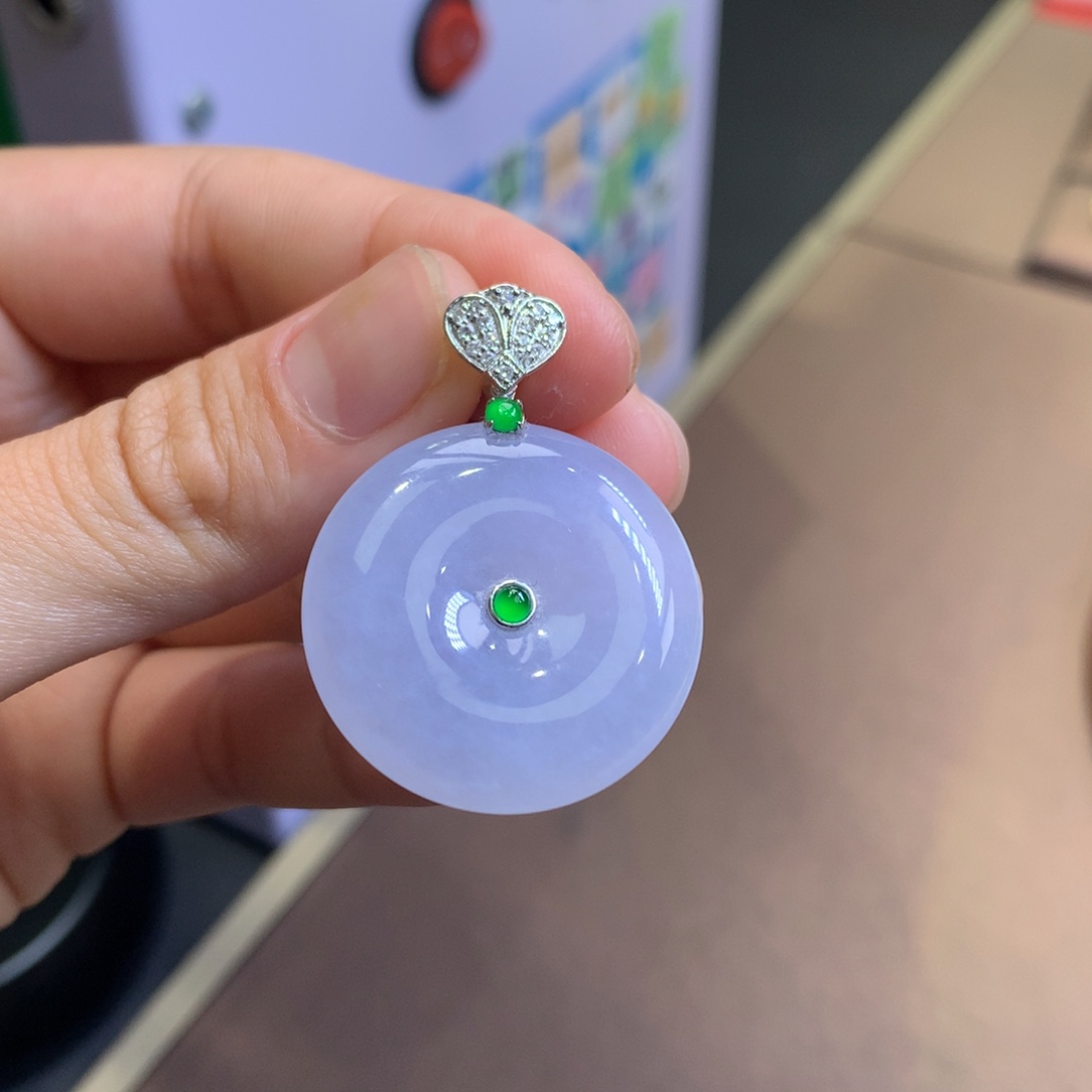 翡翠18K金镶嵌颈饰翡翠