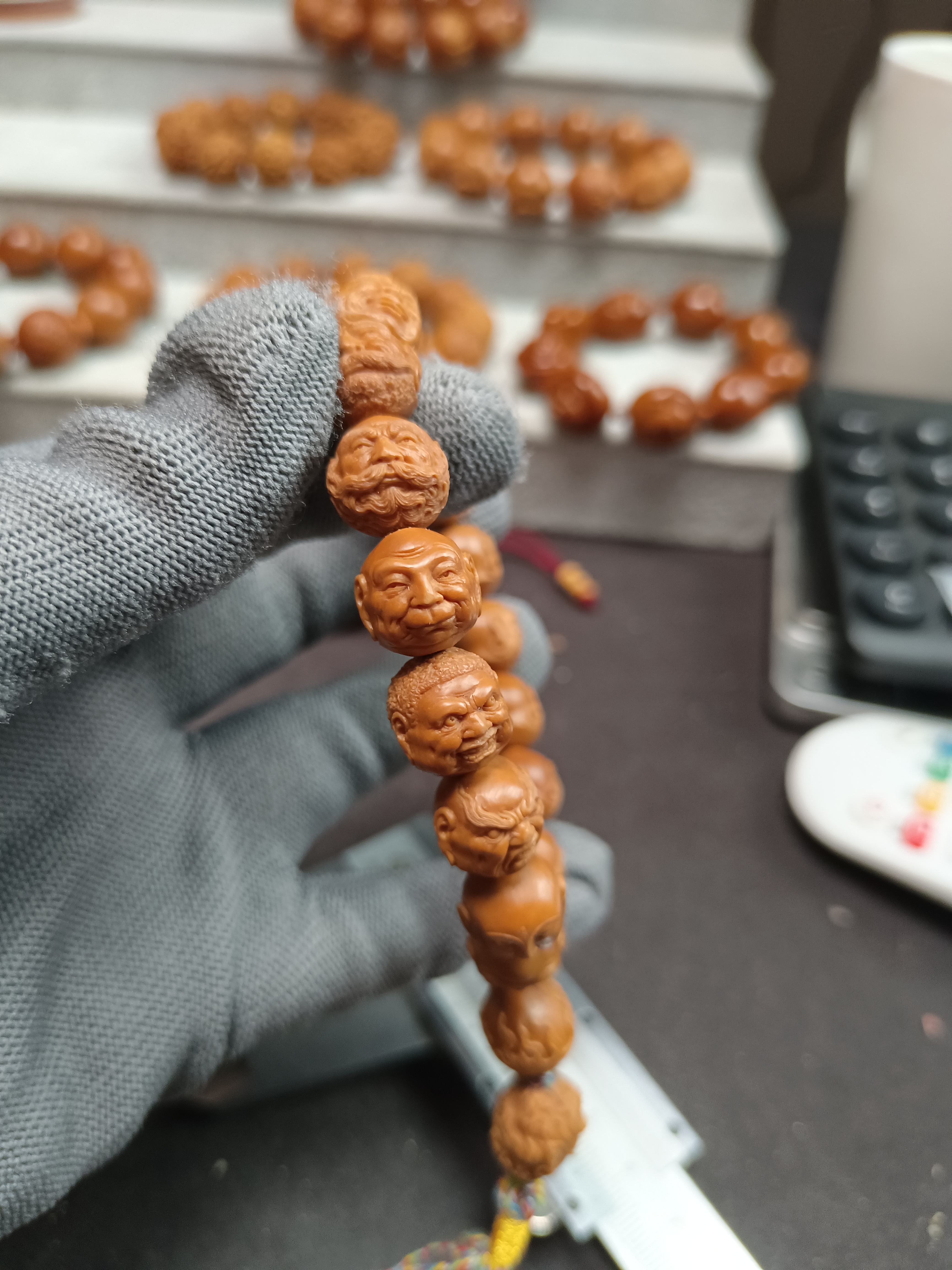 橄榄核雕十八罗汉