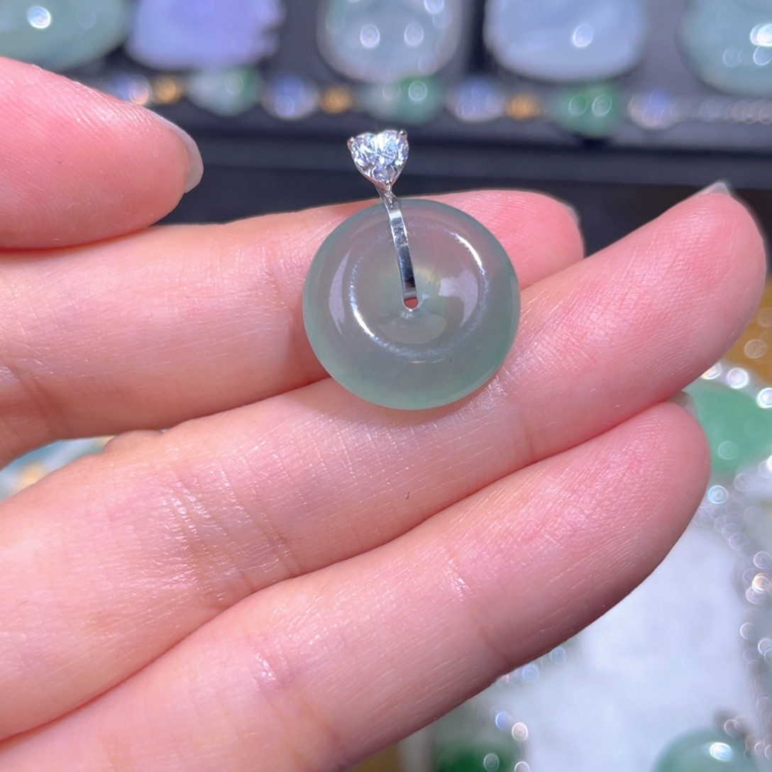 颈饰18K金镶嵌翡翠翡翠