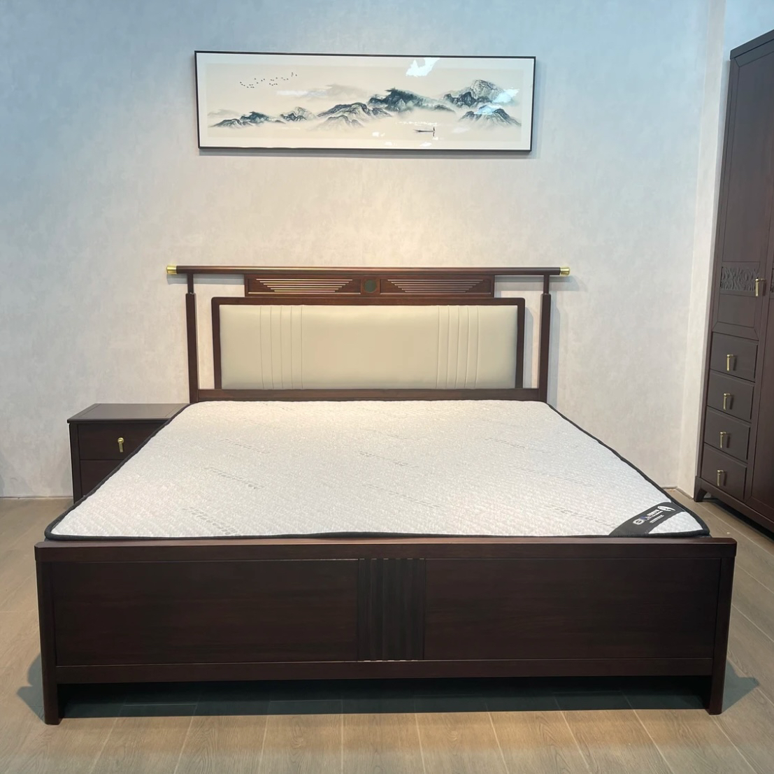 【新春特惠】 卧室主次卧官帽软靠大床   尺寸：【1.5米1.8米】