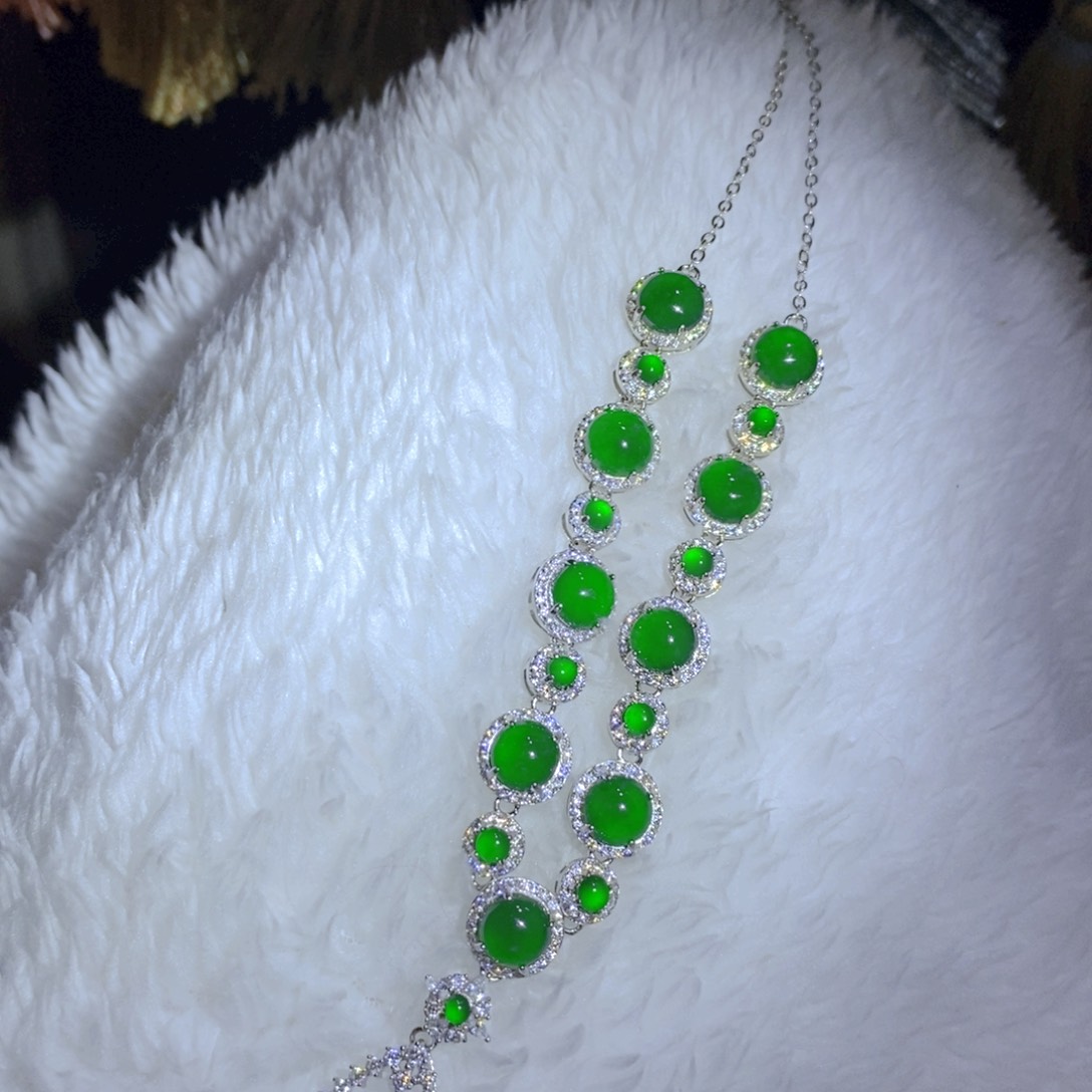 翡翠颈饰银S925镶嵌天然翡翠