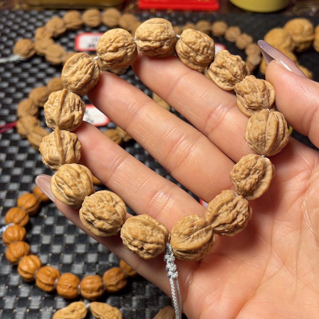 亿***滴核桃嵩山蛤蟆头手串