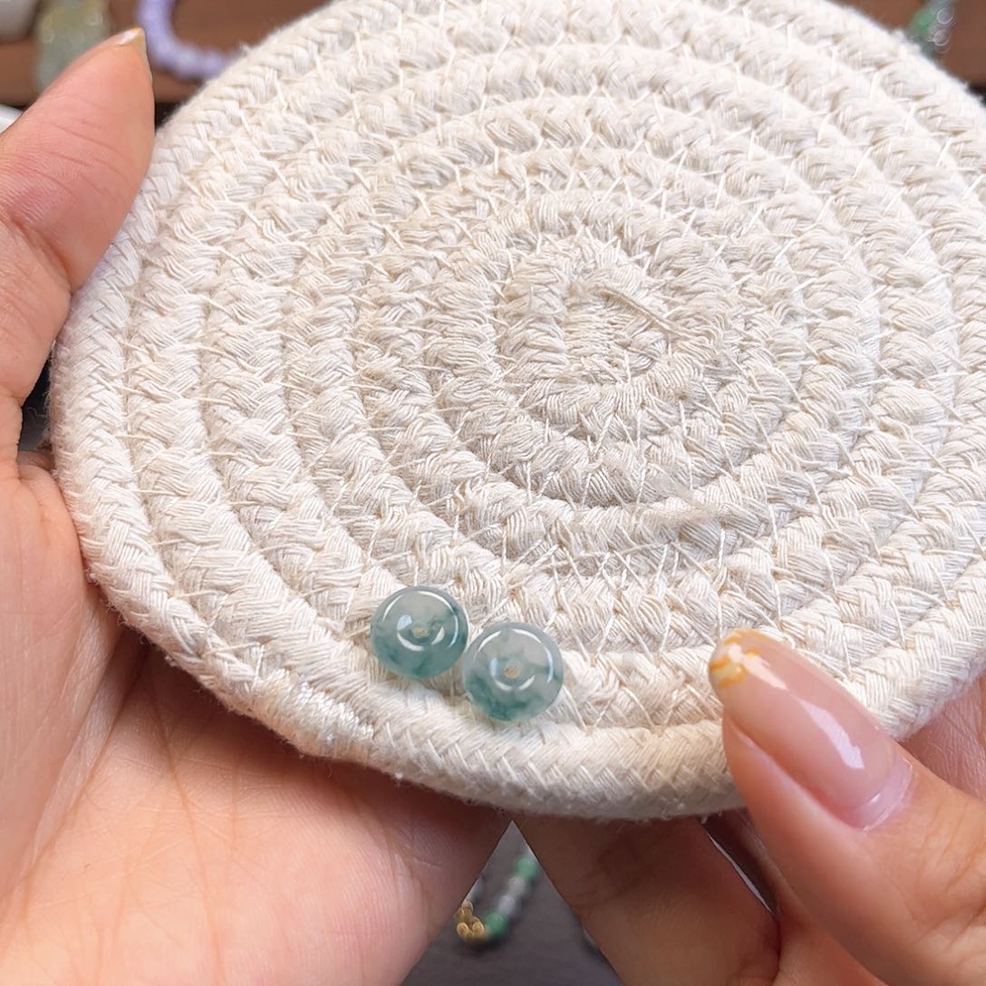 翡翠散珠蓝飘花甜甜圈（150/颗）