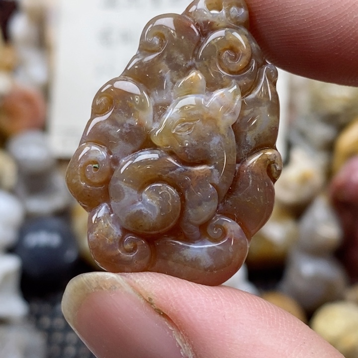 颈饰未镶嵌硅化珊瑚（珊瑚玉）有瑕 小