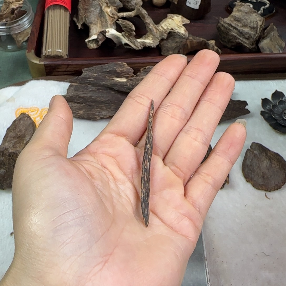 小***克沉香碎屑沉香海南树心油0.3g