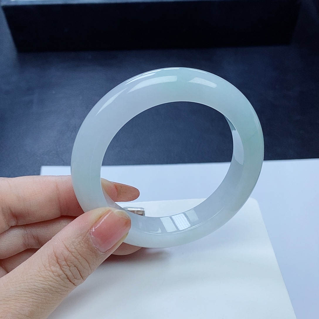 翡翠手镯未镶嵌53.2圈口