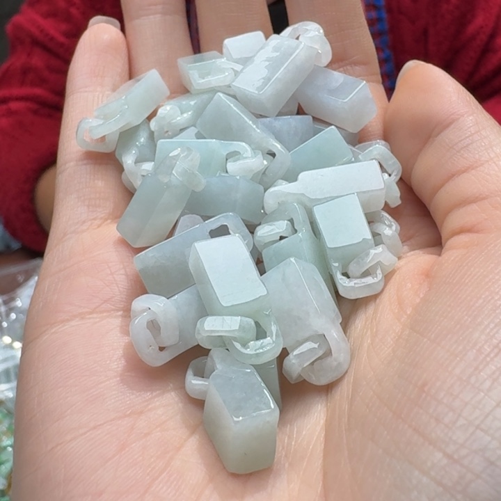 未镶嵌挂件翡翠福利1个，不包邮，拍一单邮费发货