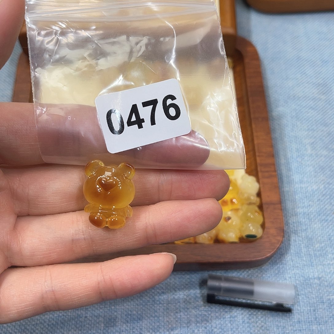 琥珀珠宝奇石未镶嵌