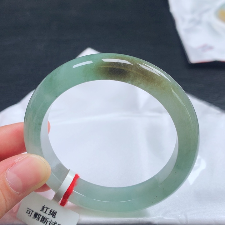 翡翠手镯未镶嵌53圈