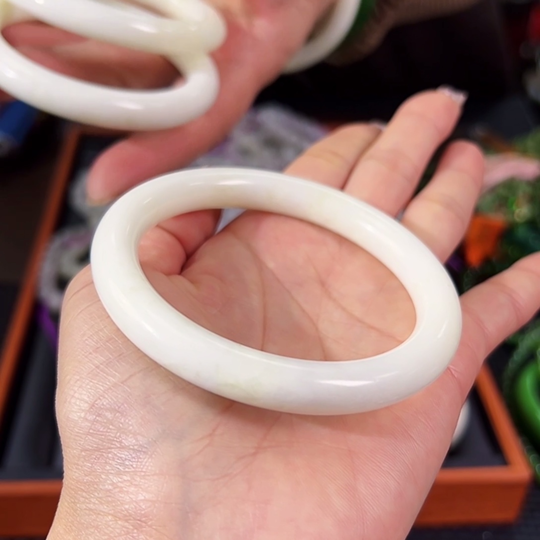 蓝田玉（蛇纹石化大理石玉）未镶嵌手镯