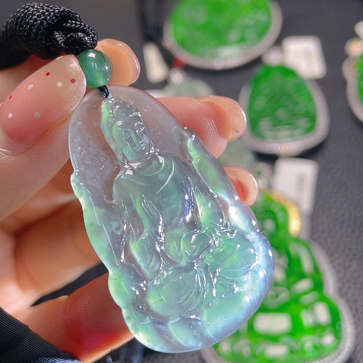 翡翠颈饰未镶嵌77，