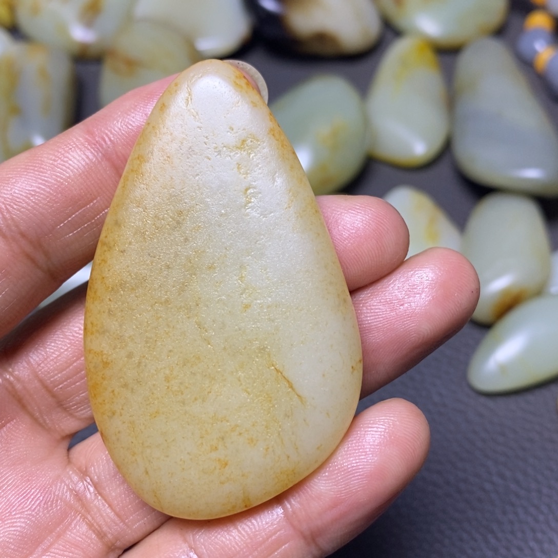 和田玉（糖玉）未镶嵌挂件