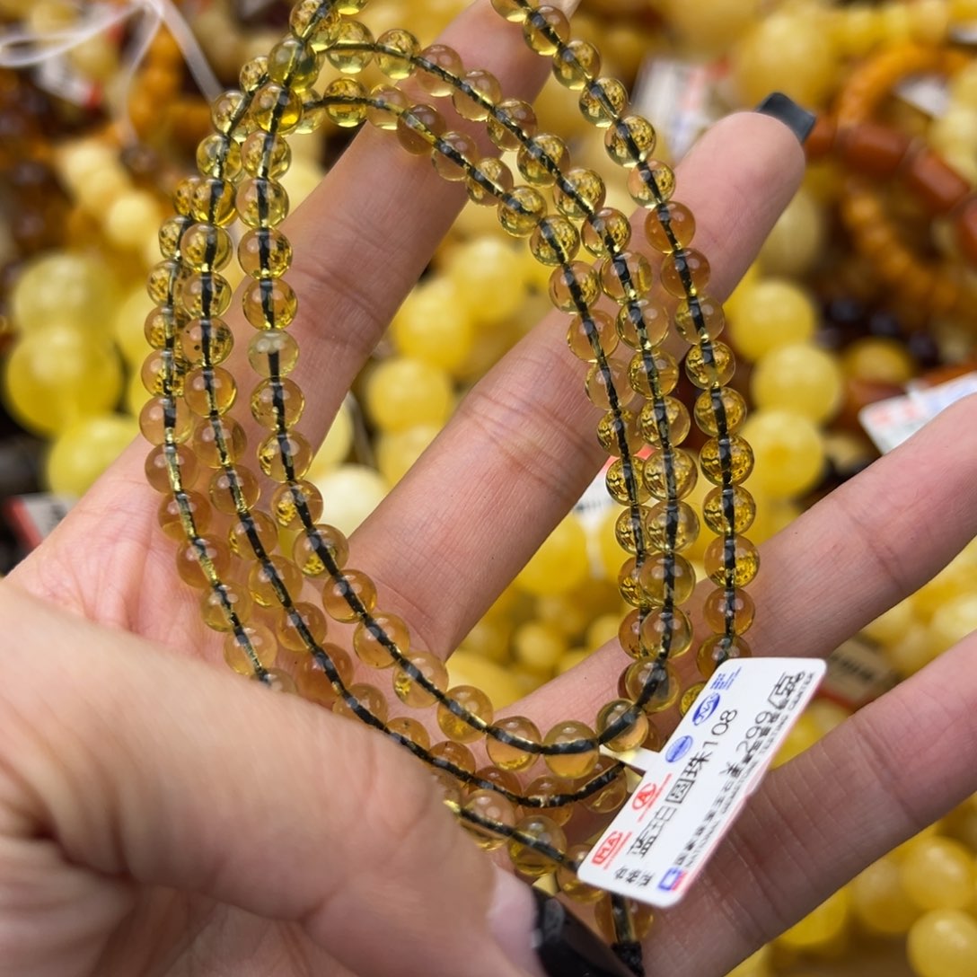 琥珀珠宝奇石未镶嵌