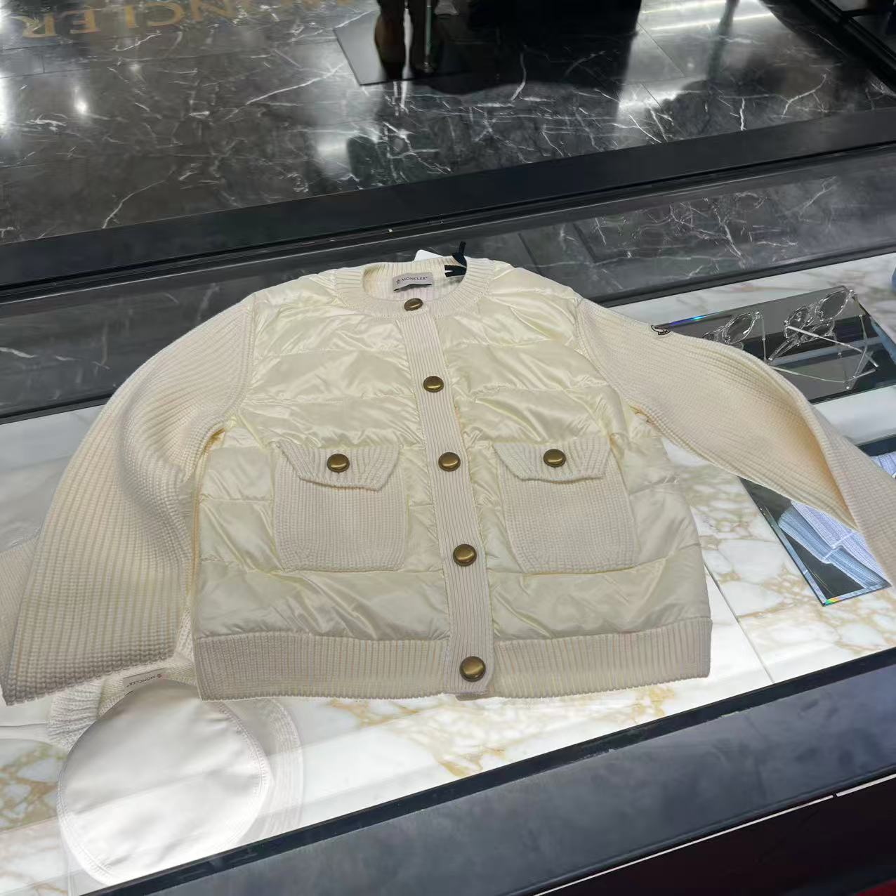 未使用 MONCLER 盟可睐25女士加衬和羊毛纽扣开衫cardigan 