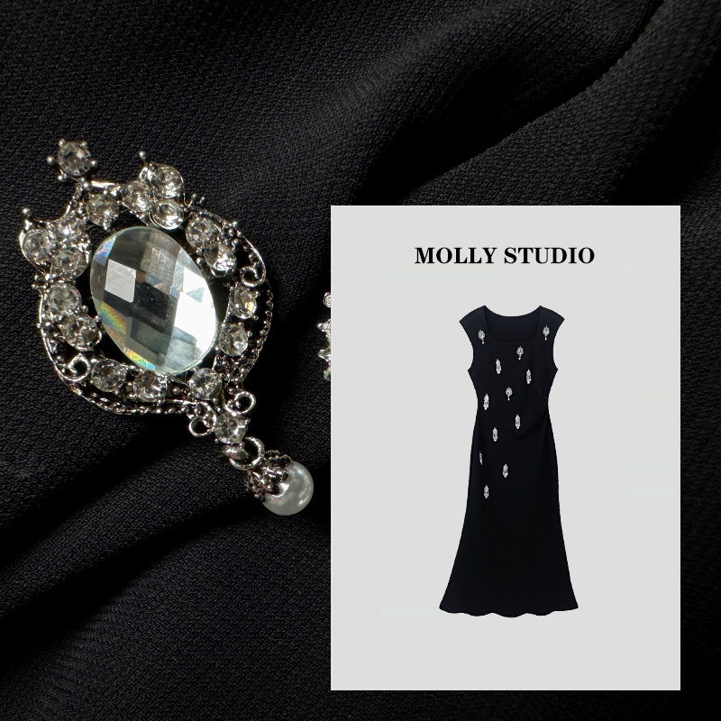 【镜头焦点】Molly  百搭时尚气质显瘦连衣裙 M2025026