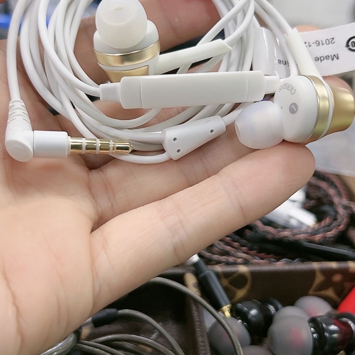 【闪购商品】95新金色