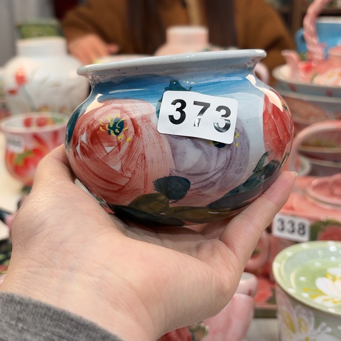 瓷片宝****和兔兔盖茨。兔兔