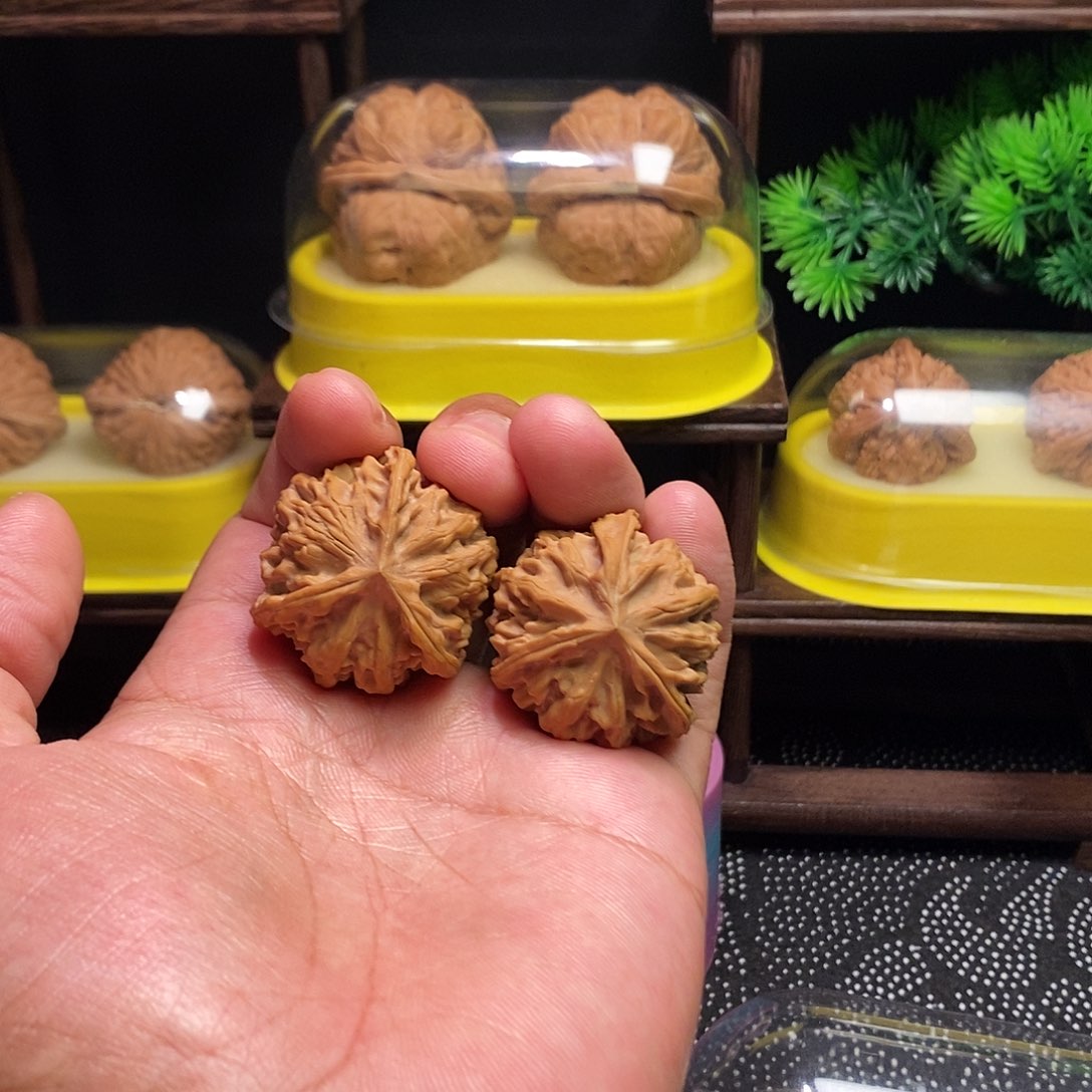 把件文玩核桃三棱