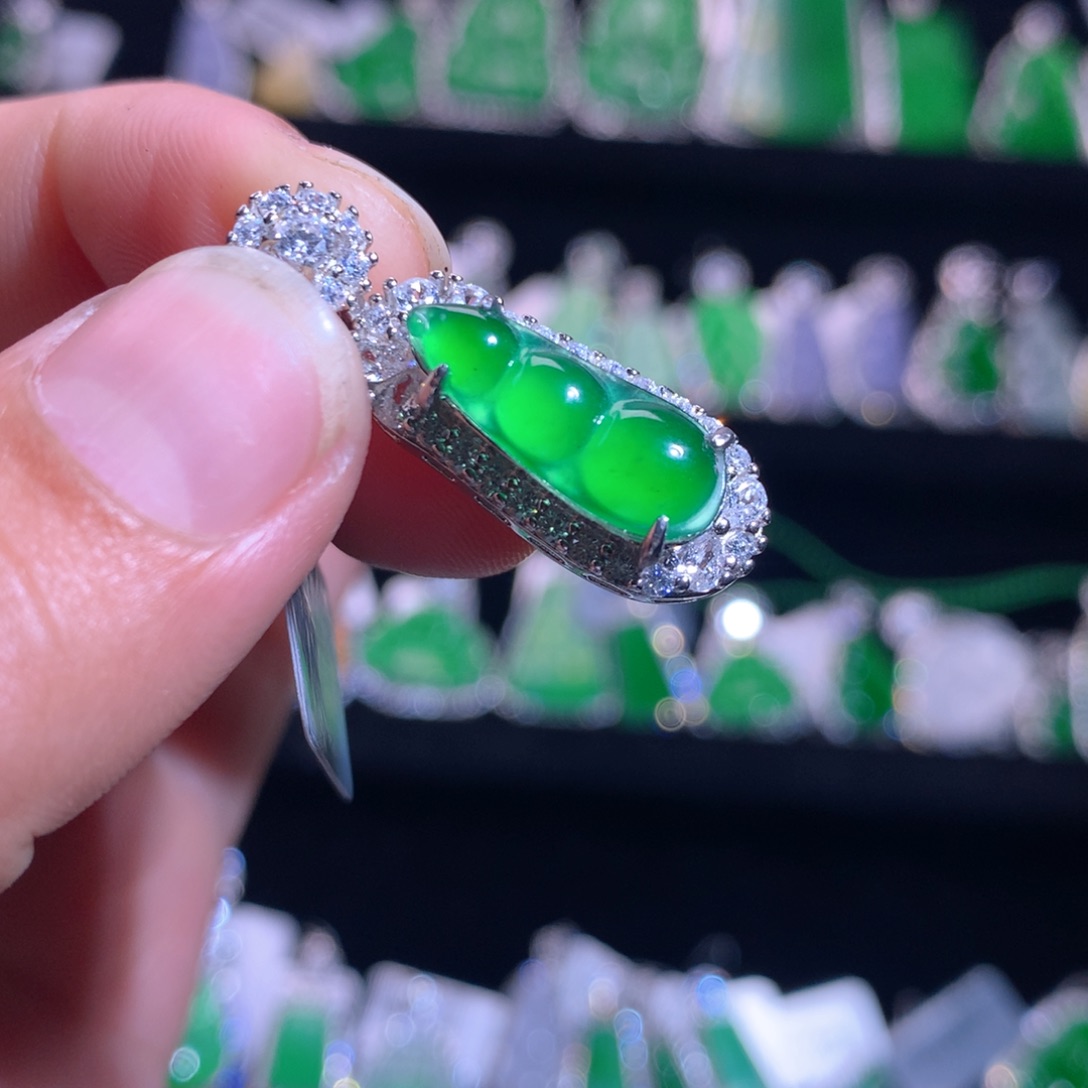 【闪购商品】颈饰银S925镶嵌翡翠天然翡翠