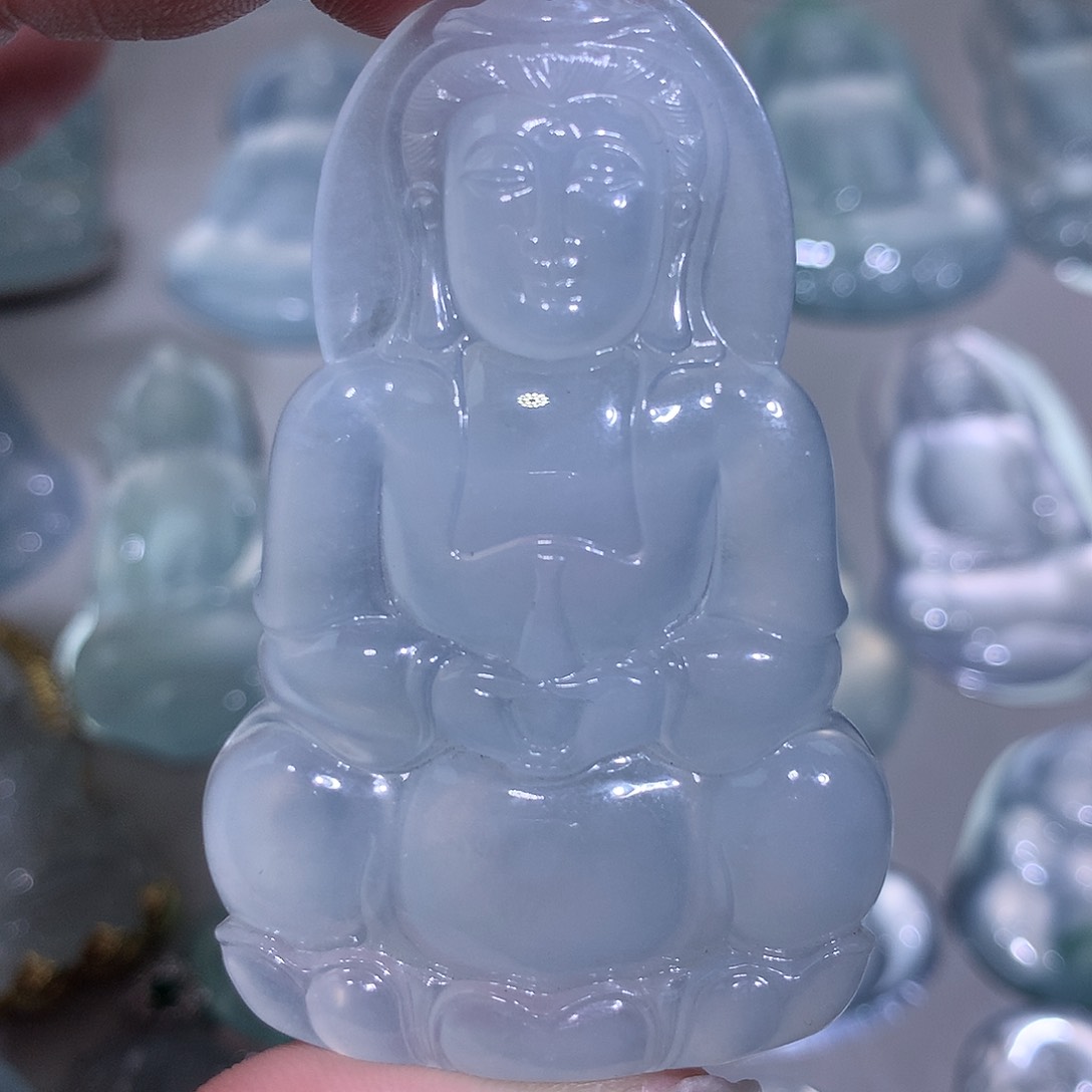 翡翠颈饰未镶嵌观音