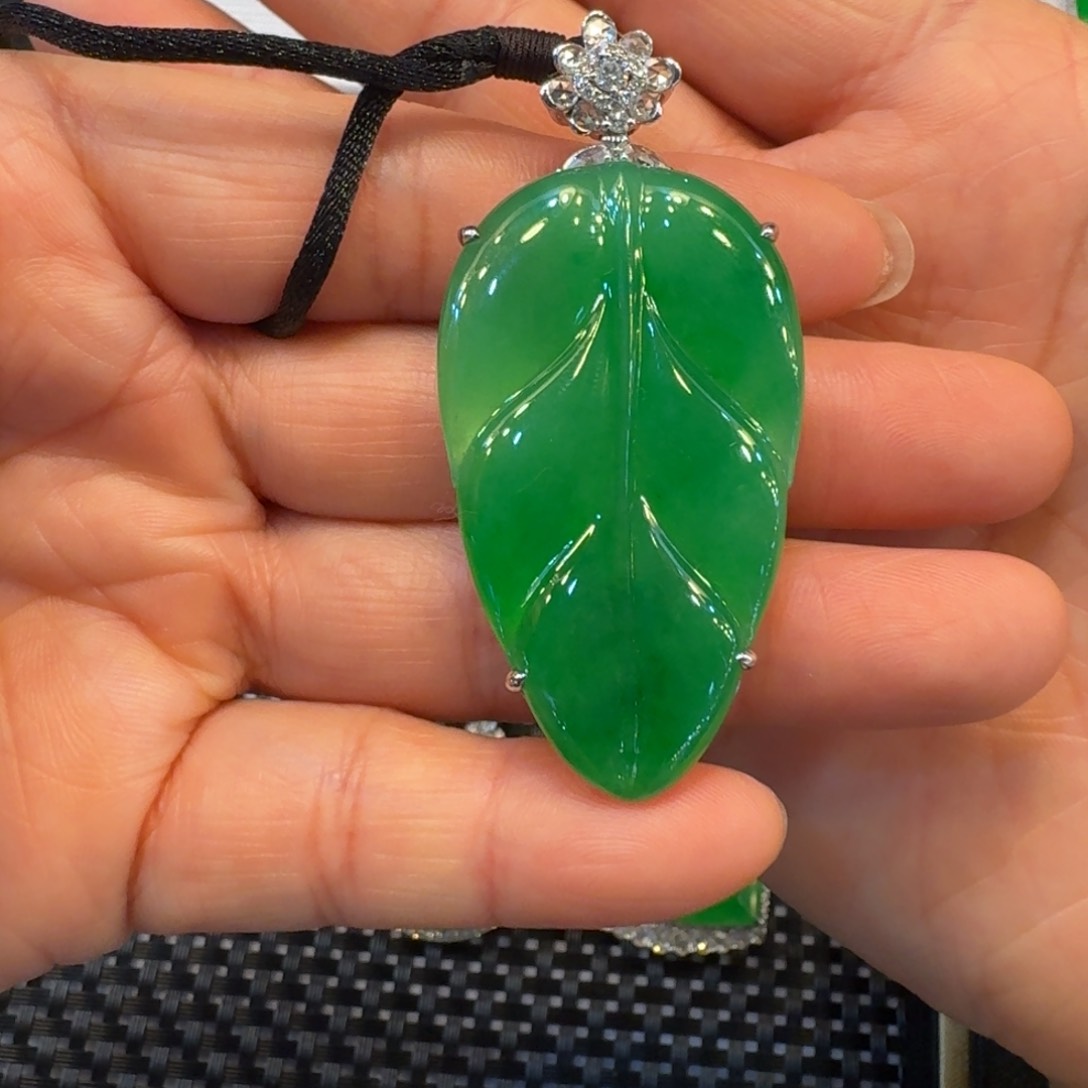 翡翠颈饰18K金镶嵌缅甸翡翠