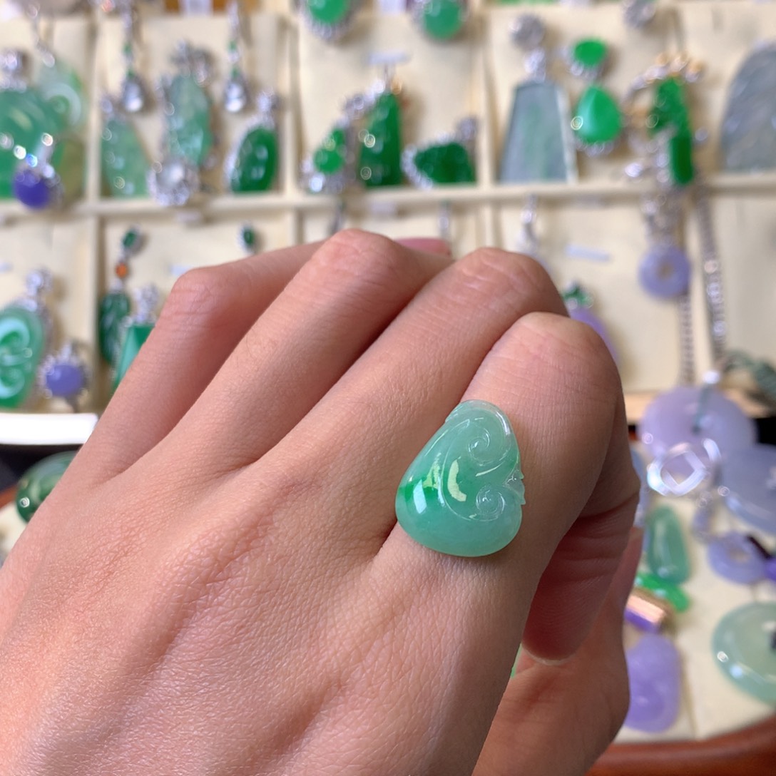 翡翠颈饰未镶嵌裸石