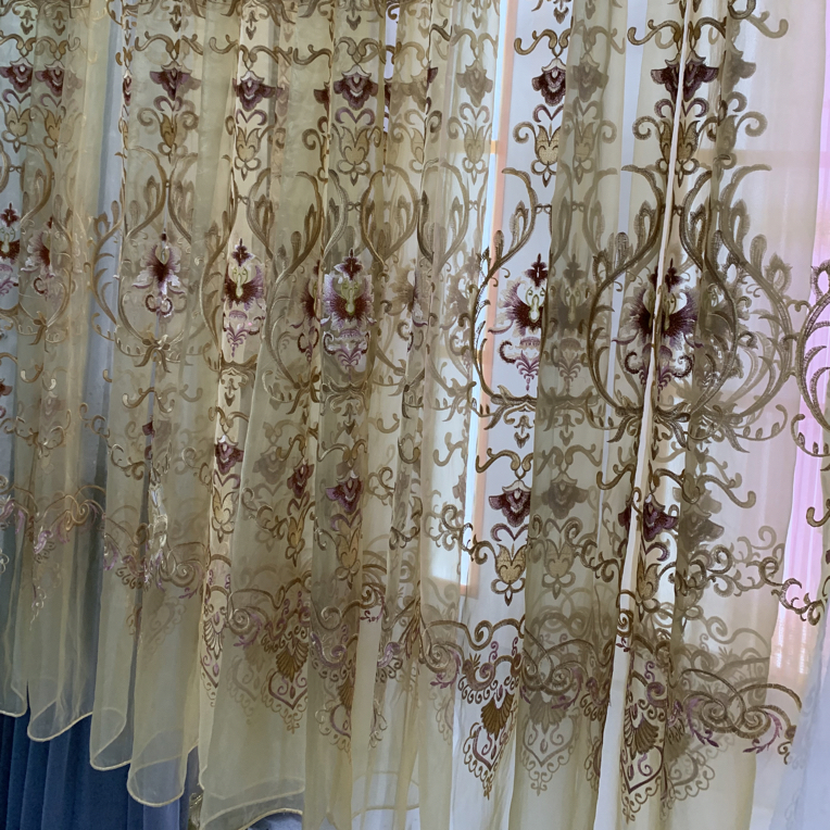 195金色绣花纱帘 对开2片（改短不退）微瑕处理