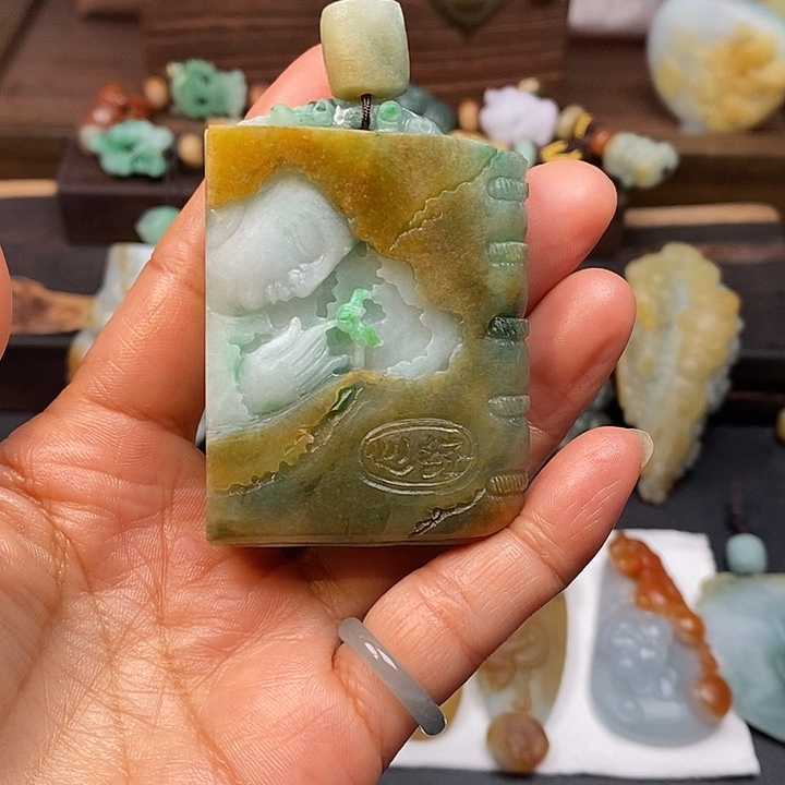 老***童定制翡翠未镶嵌毛货抛光