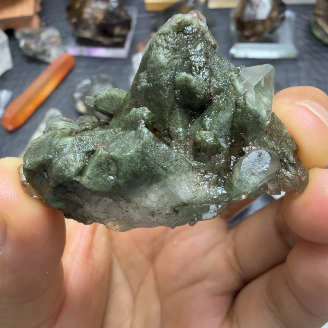 石材喜马拉雅幽灵簇