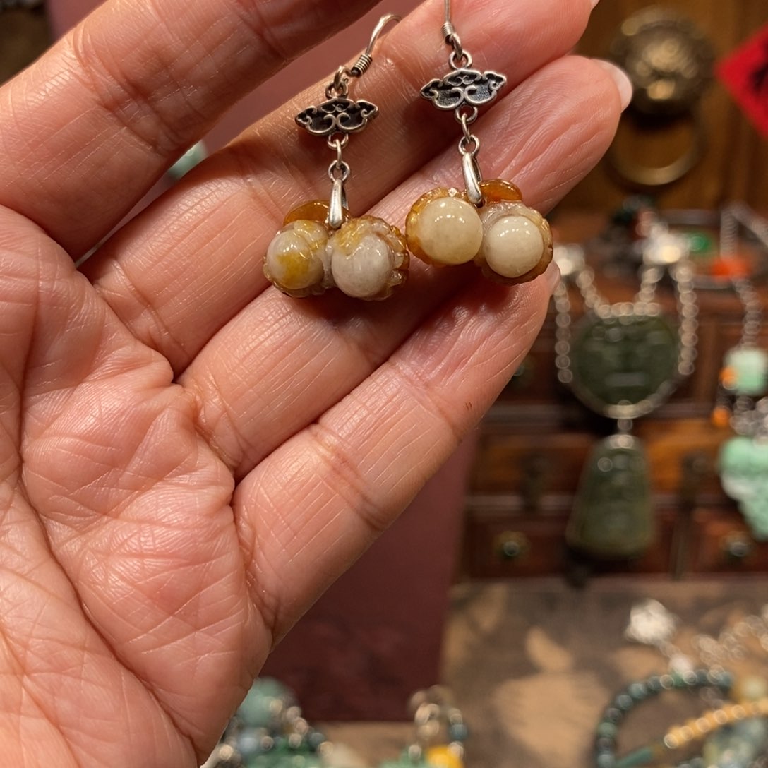 翡翠吊坠(赠链)未镶嵌