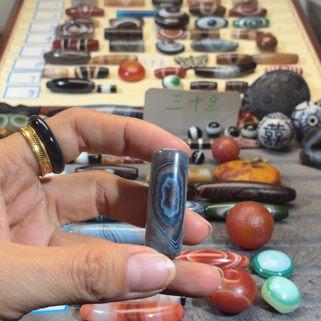 熊***重玛瑙/玉髓合金颈饰