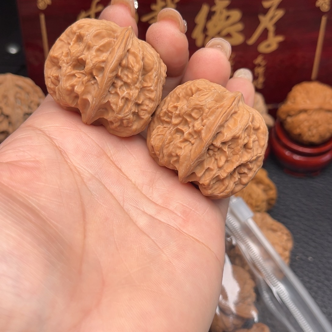 文玩核桃吊坠有*方块