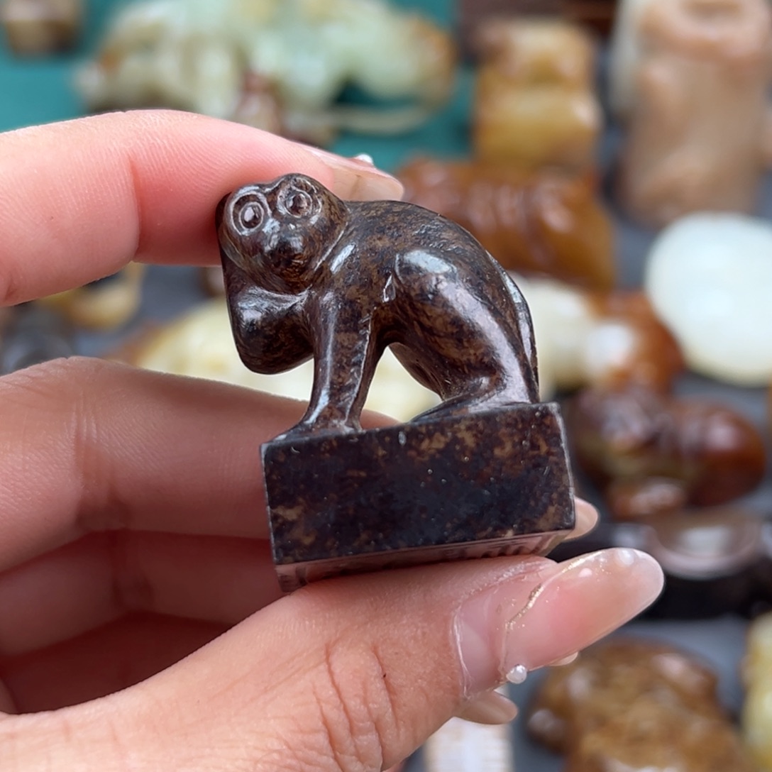 和田玉（糖玉）颈饰未镶嵌英****馆