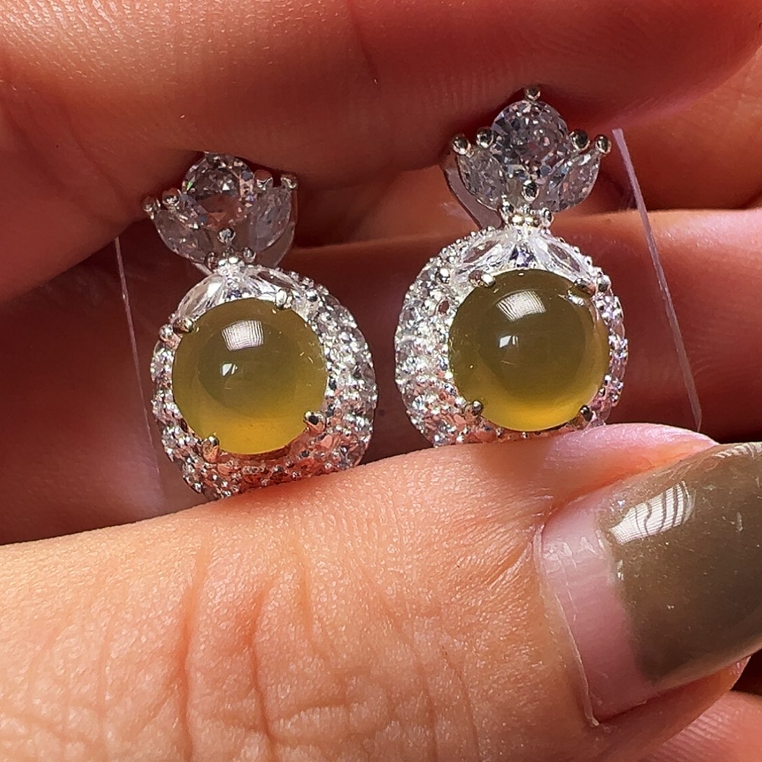 翡翠未镶嵌颈饰裸石