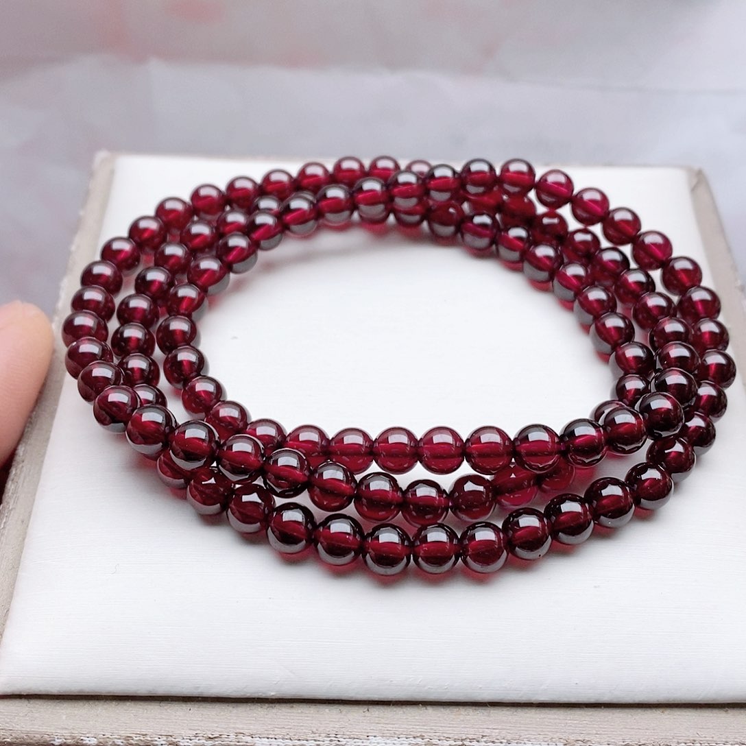 【闪购商品】石榴石手链未镶嵌5.6