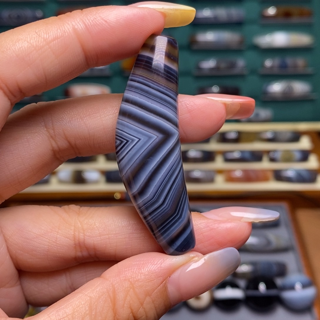 轩***明玛瑙/玉髓未镶嵌珠宝半成品