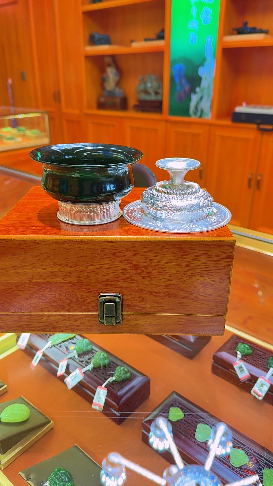 西藏仁布县玉石茶碗男➕盖