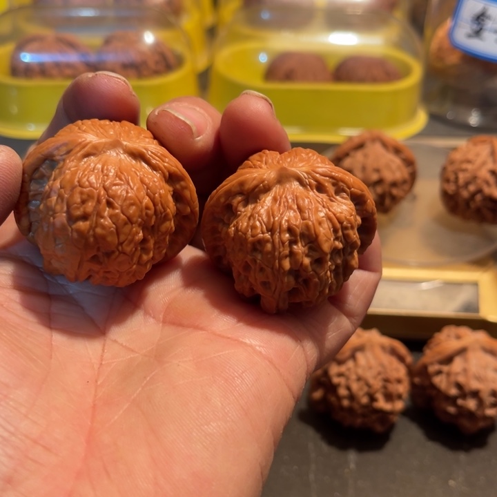 文玩核桃把件全品血麒麟40