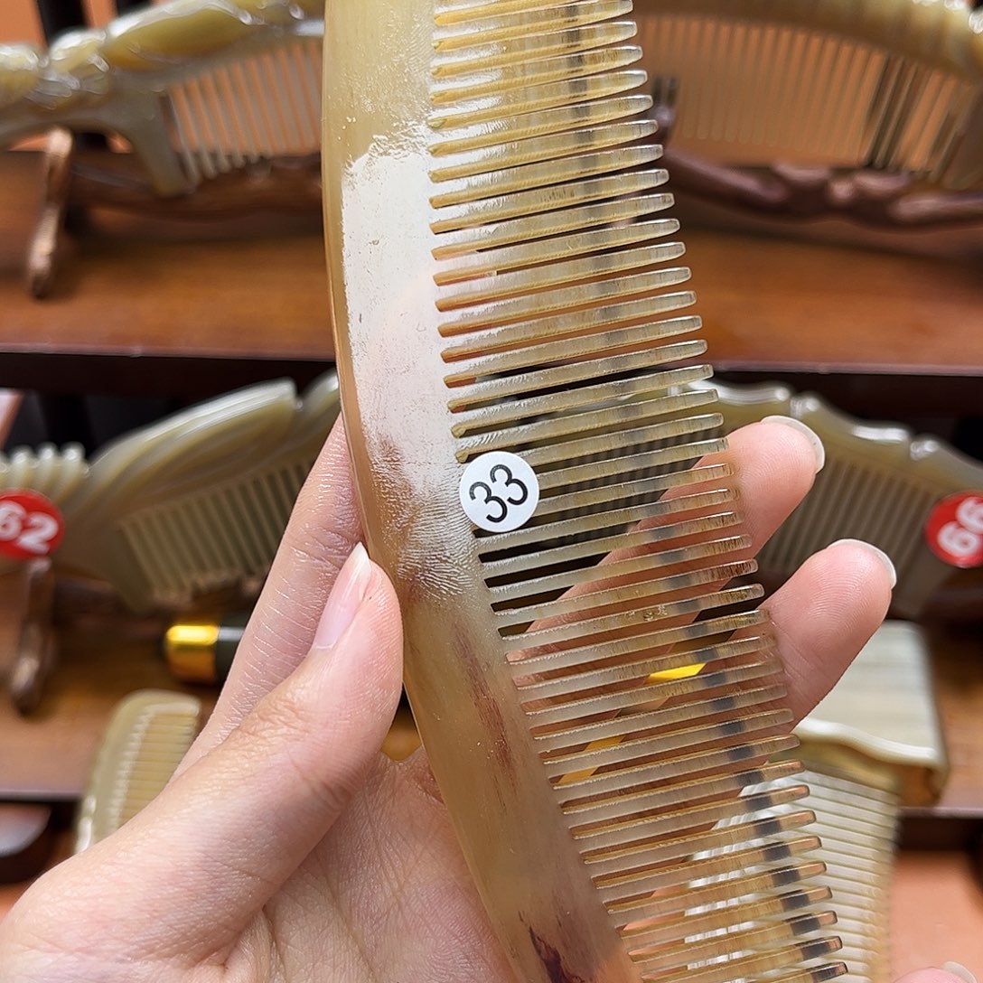 牛角纯手工制作的牛角梳33 
