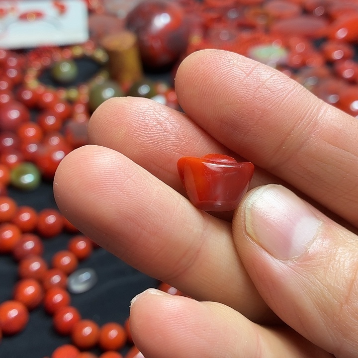 南红玛瑙未镶嵌吊坠