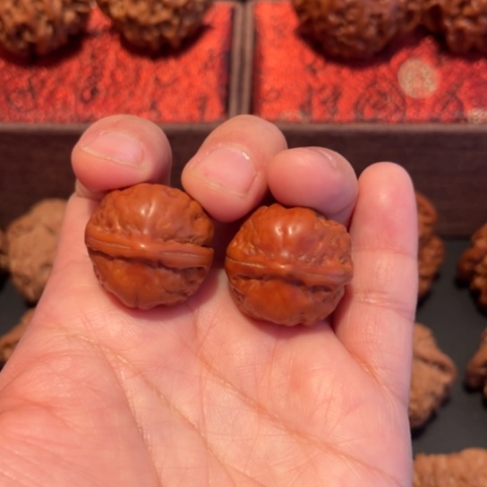 文玩核桃吊坠小手捻