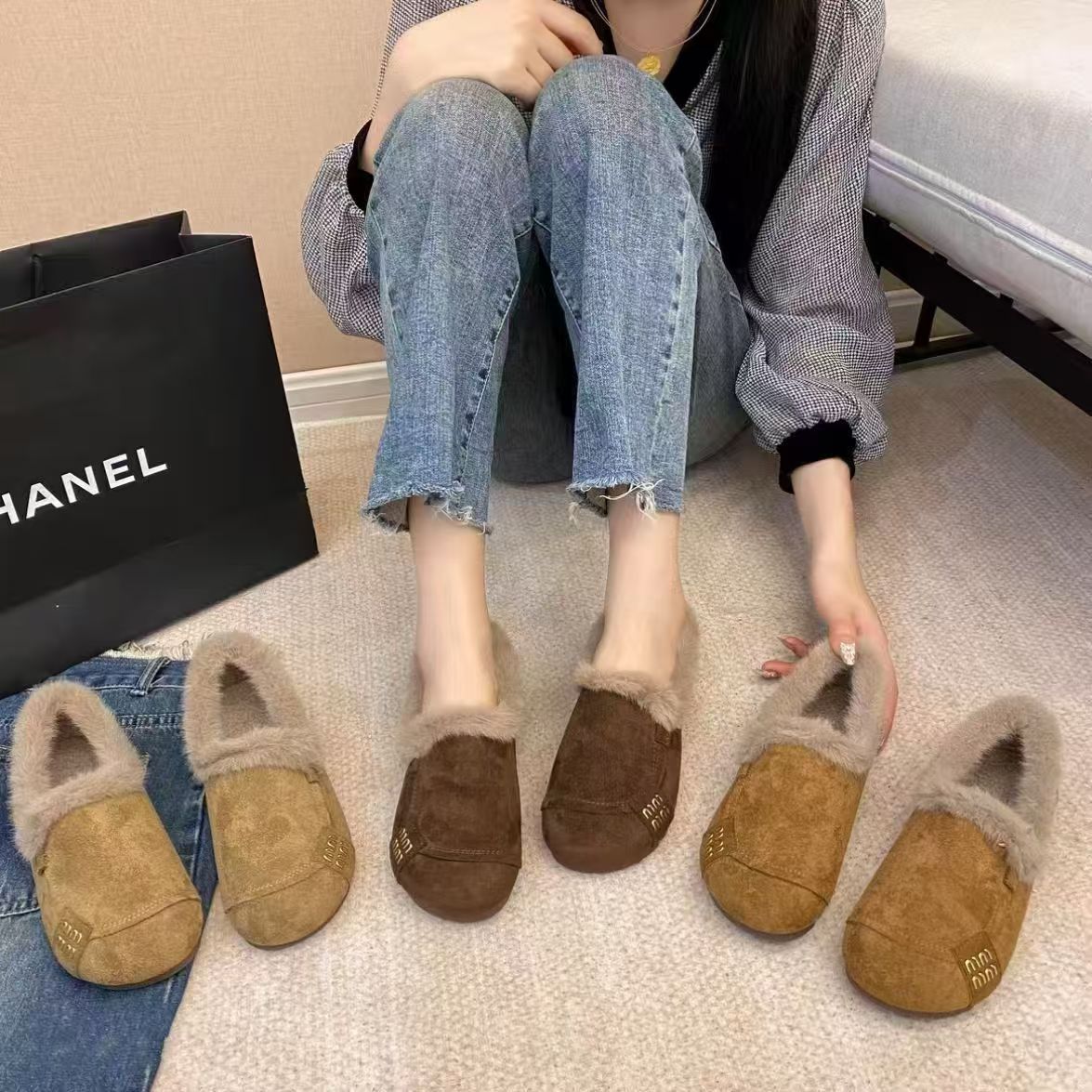  2025新款软绒面加绒保暖舒适一脚蹬复古百搭风豆豆鞋.