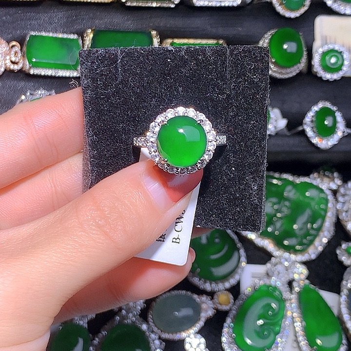 翡翠未镶嵌戒指戒指