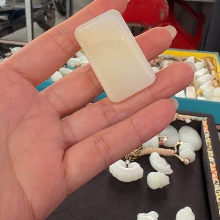 脏***包颈饰未镶嵌和田玉