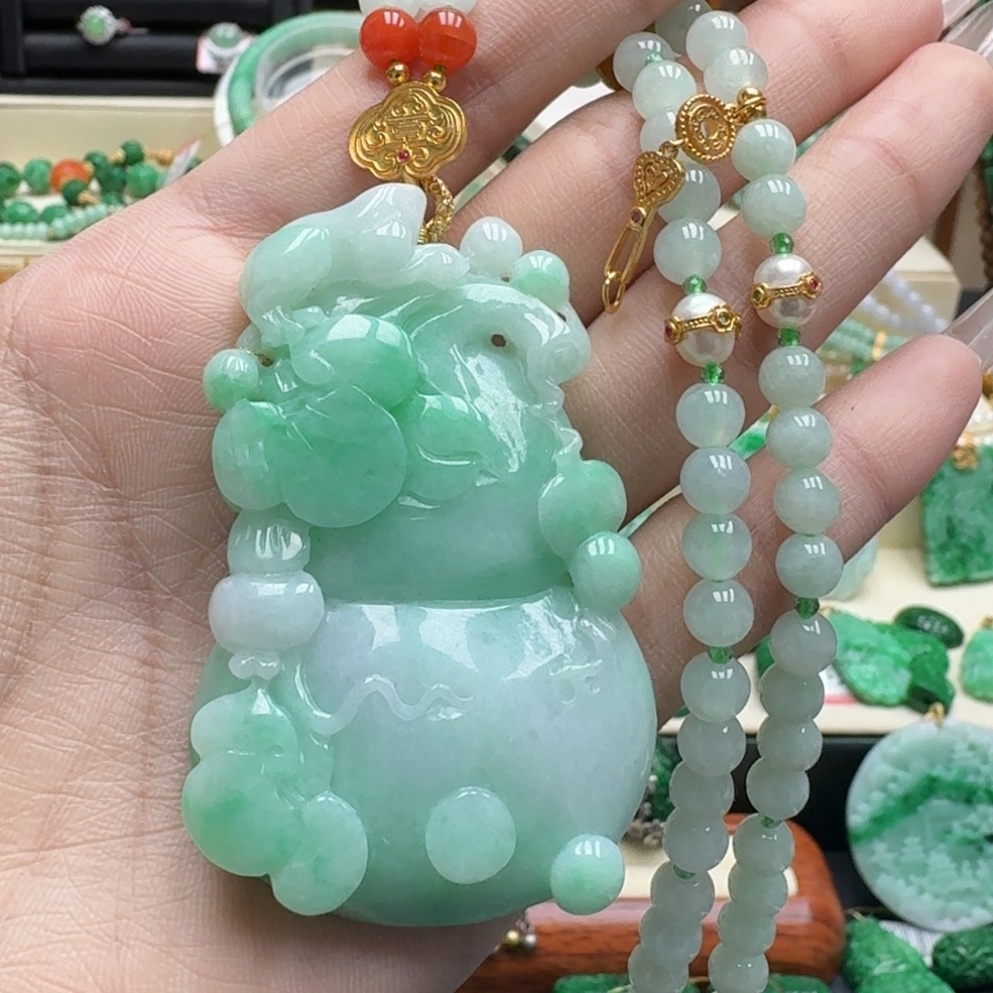 翡翠未镶嵌颈饰翡翠吊坠