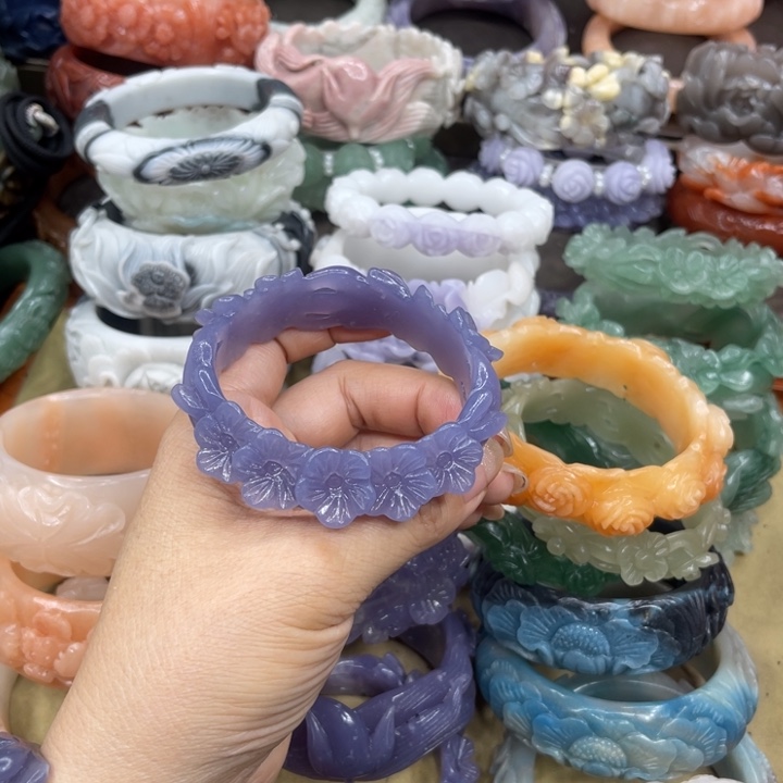 媛***儿石英岩玉未镶嵌手镯