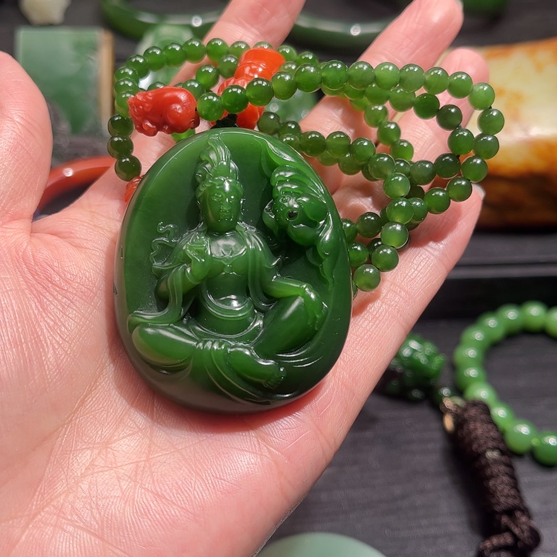 颈饰未镶嵌和田玉（碧玉）俄碧 辣阳绿
